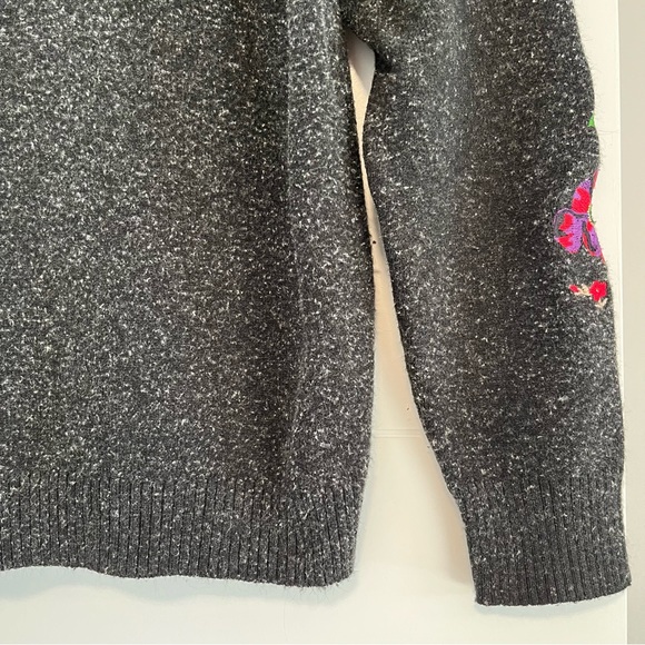 Madame | Embroidered Sweater - Picture 13 of 15